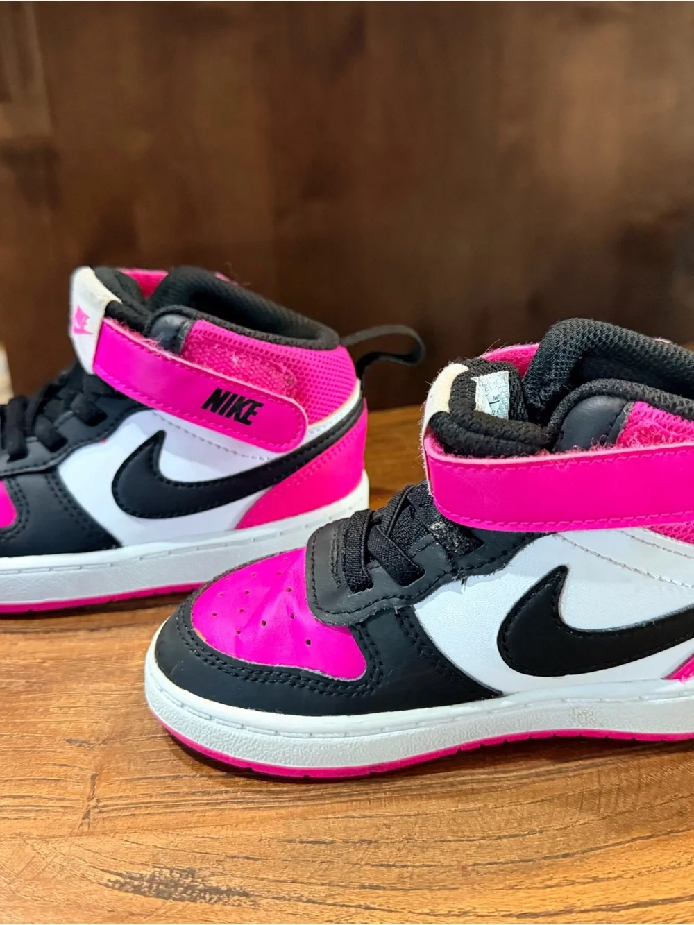 Nike Kids Court Borough Mid 2 - size 9c